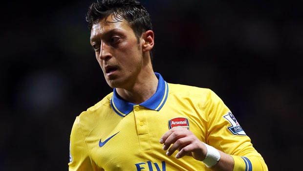 Mesut-Ozil-Arsenal-hamstring-injury